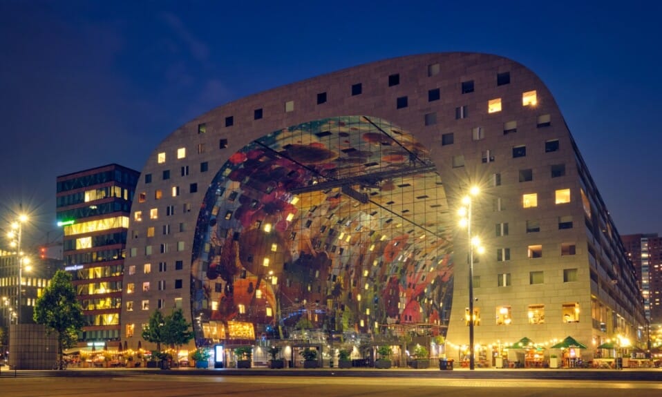 Architecture walk door Markthal Rotterdam: Het grootste kunstwerk van Rotterdam