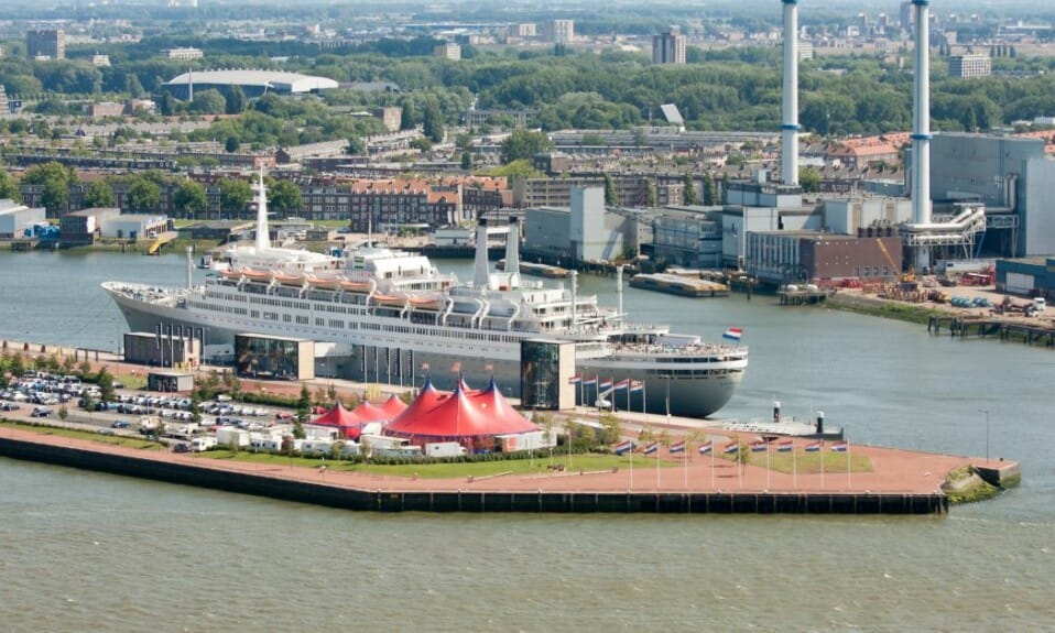 Engineering tour door de SS Rotterdam