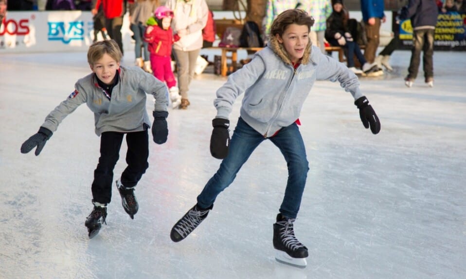 Winterpret op het ijs in Zuid-Holland